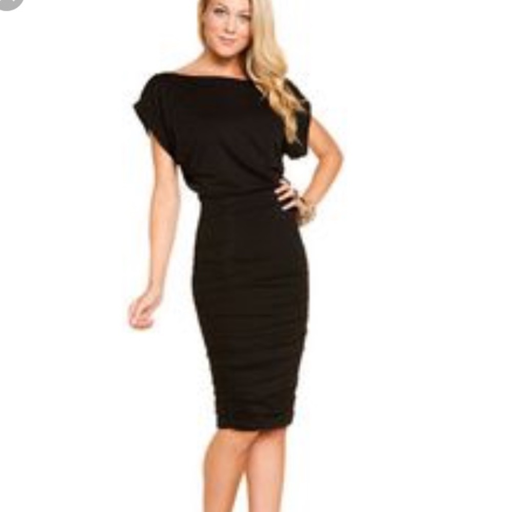 • LRK • Black Ruched Short Sleeve Dress